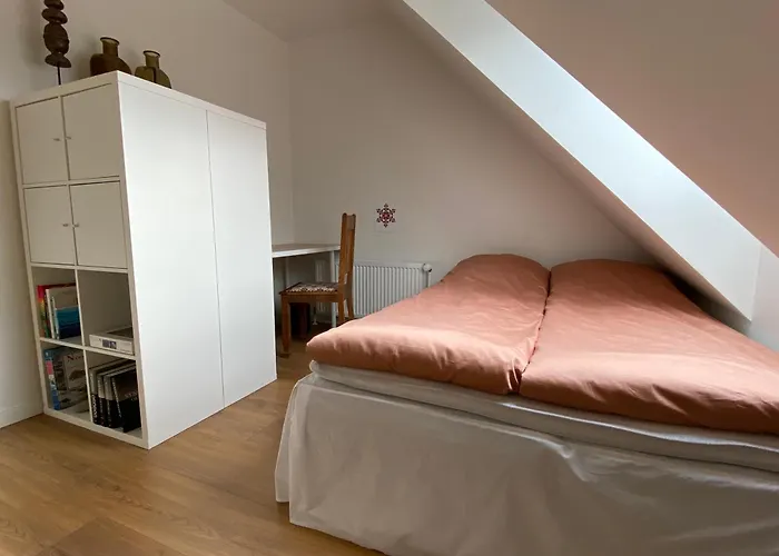 Vaerelse Med Eget Bad Og Toilet I Nyt Raekkehus